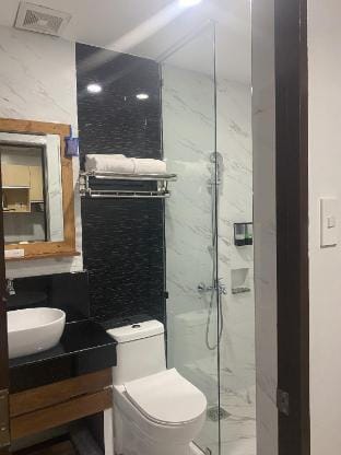 Madison Suites - Deluxe Room Apartment in Lapu-Lapu City