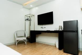 Madison Suites - Deluxe Room Apartment in Lapu-Lapu City