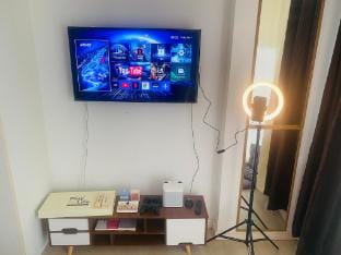 Sole Sisters Staycation-Azure Urban Resort  Apartment in Paranaque