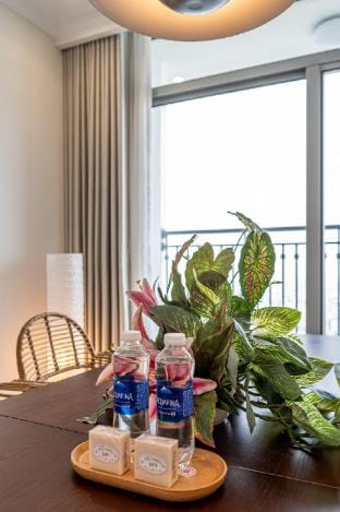 • Hi Hi • 방4개+침대4개+화장실2개/수영장/헬스장/공항에서 숙소까지 15분 Apartment in Ho Chi Minh City