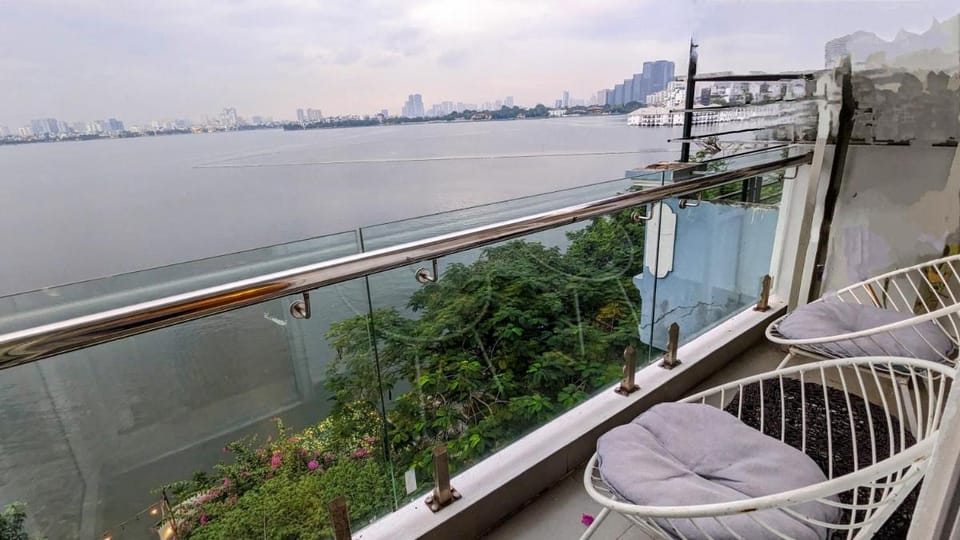 Hanoi Home 2 - Lake View Apartment Apartment in Laos