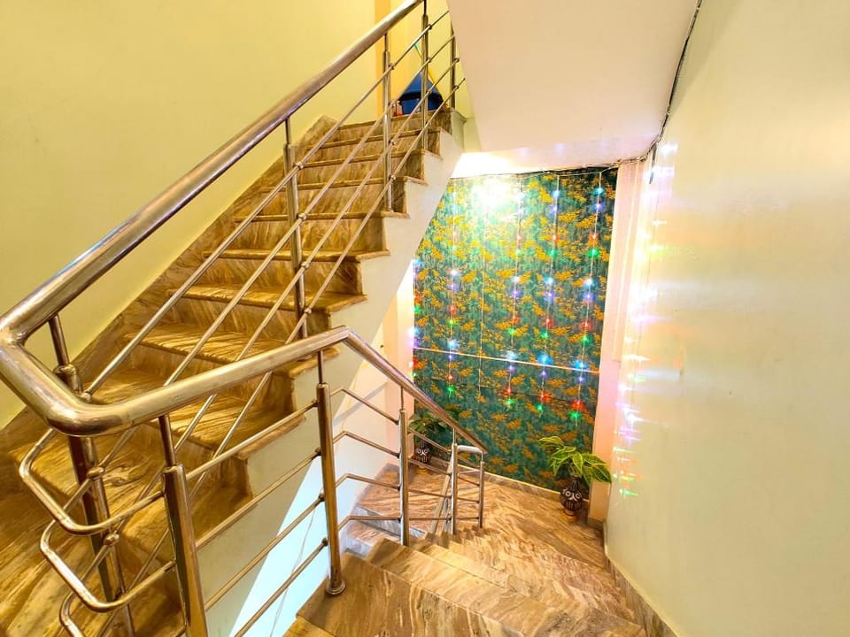 Goroomgo Akay guest house Varanasi 3km from Kashi Vishwanath Temple Hotel in Varanasi