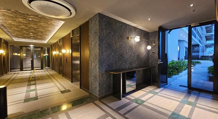Collins AT By LiviRooms Tangerang Apartment in West Java