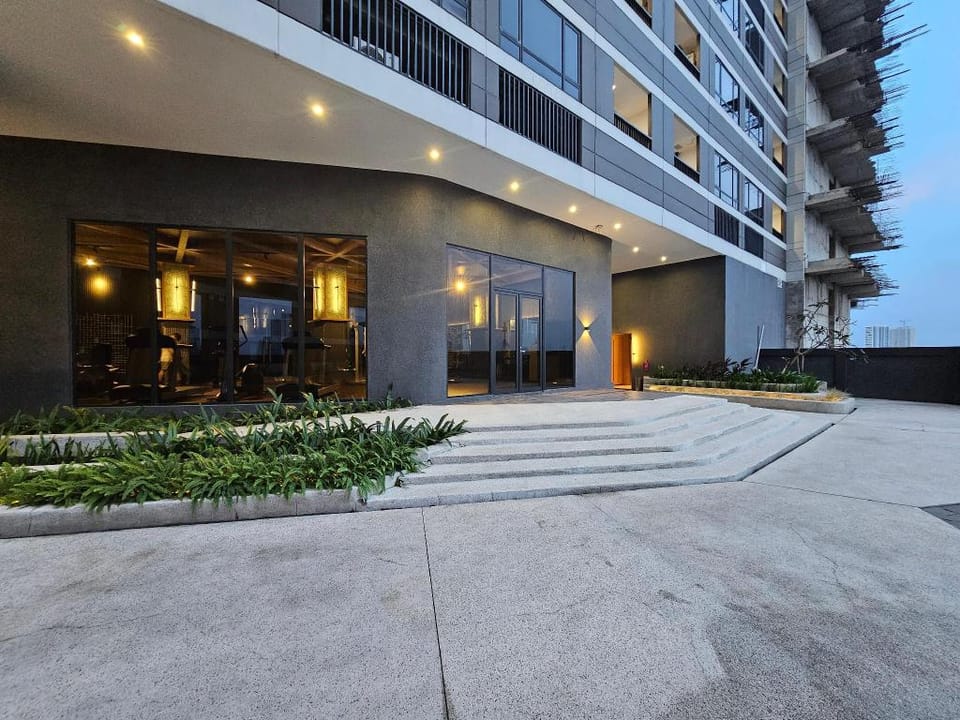 Collins AT By LiviRooms Tangerang Apartment in West Java
