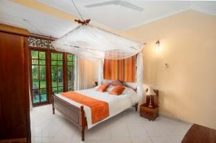 Villa Mandalay Sri Lanka Bentota with pool & chef Vacation rental in Western Province