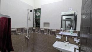 Separate Room inside Villa (couple allowed) Villa in Karachi