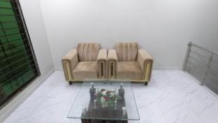 Separate Room inside Villa (couple allowed) Villa in Karachi