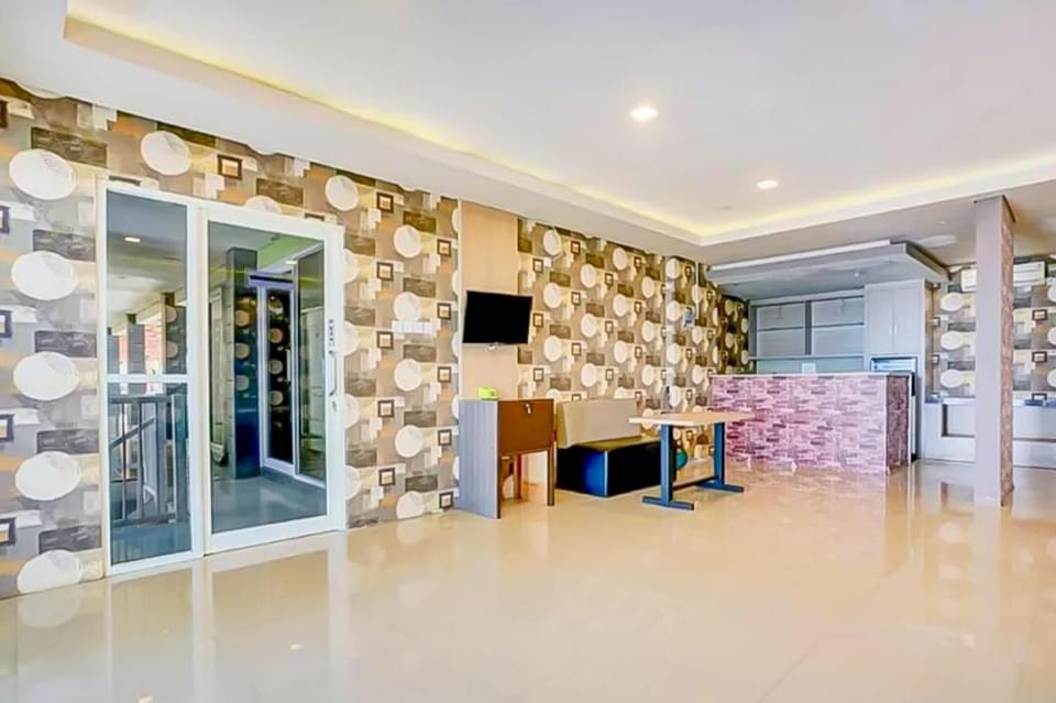 Grand Hills Hotel Near Ketapang Banyuwangi Mitra RedDoorz Hotel in East Java