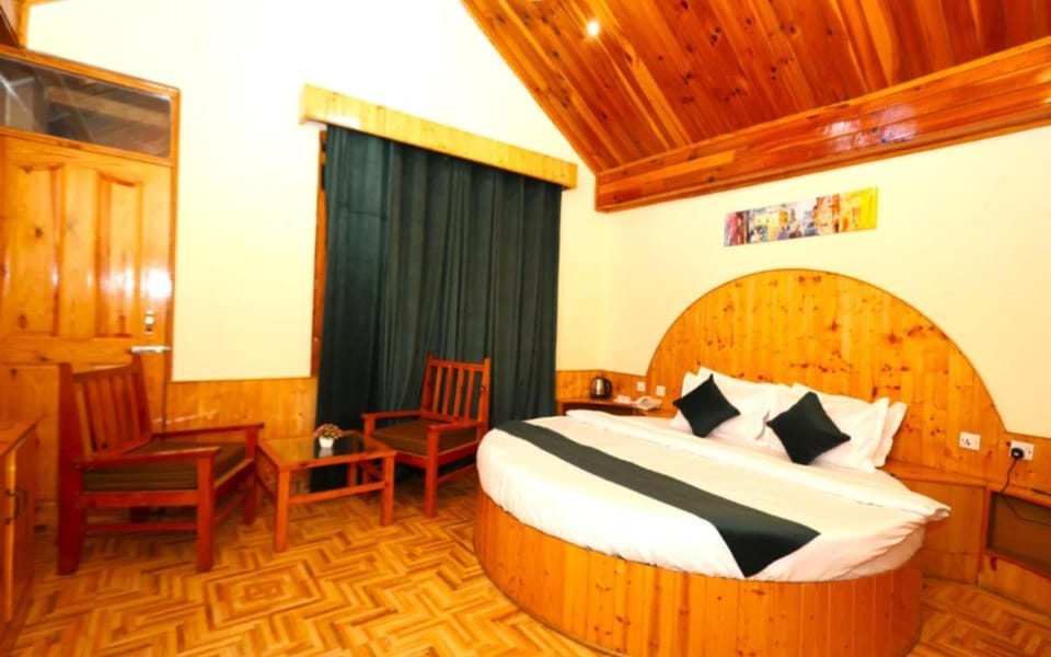 Marrema Regency Pure Veg by StayApart Bed and Breakfast in Manali