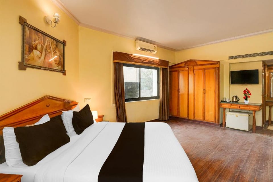 Super Townhouse Subhash Nagar Formerly Royal Palazzo Hotel in Jaipur