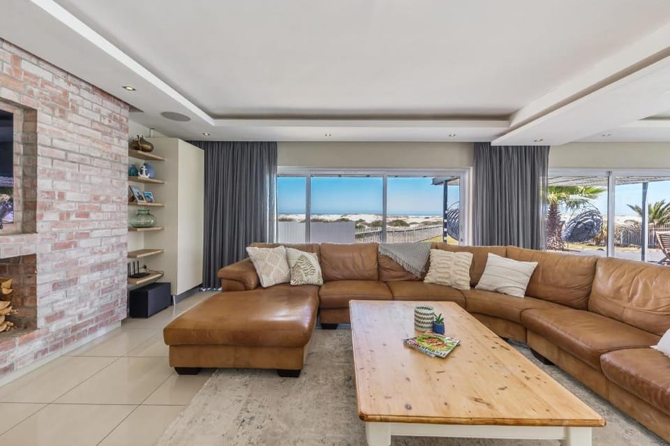 Spacious Beachfront Villa Villa in Cape Town