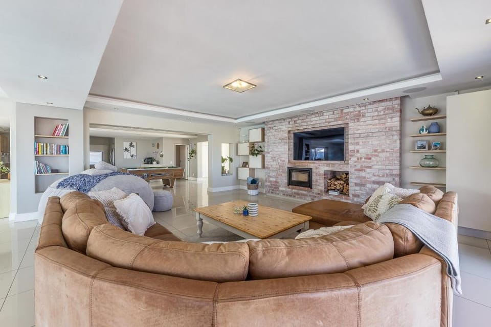 Spacious Beachfront Villa Villa in Cape Town