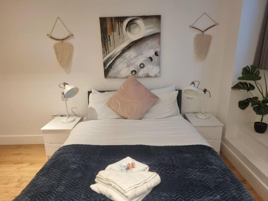 Large Duplex Flat at London Bridge Apartment in London Borough of Southwark