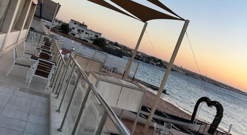 فندق ومرسى حياة حقل  Hotel in Saudi Arabia