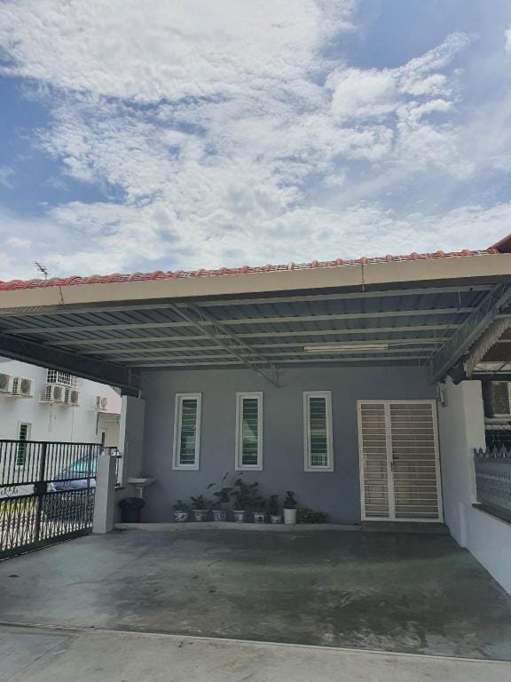 1st Island Homestay @ Bayan Baru  Vacation rental in Bayan Lepas