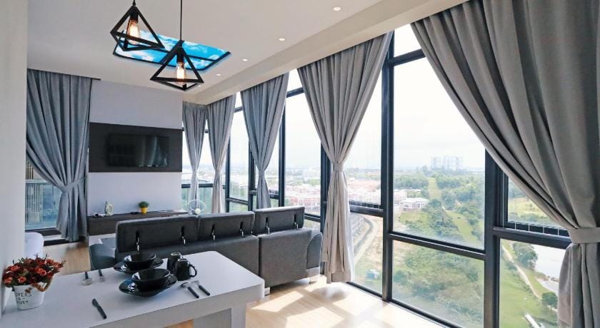 CUBE8TEEN#Austin Central #Walk to Little Paris Apartment in Johor Bahru