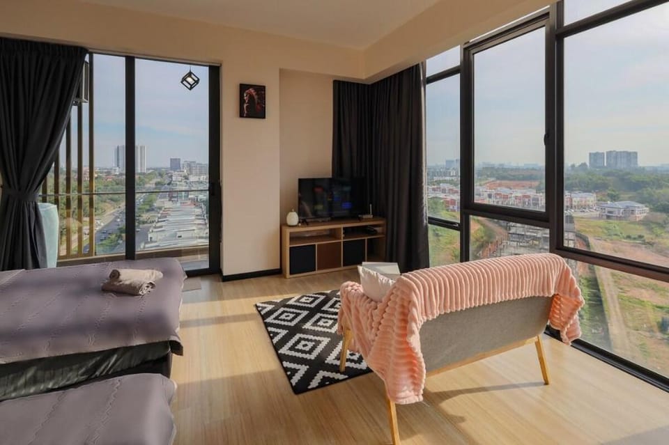 CUBE8TEEN#Austin Central #Walk to Little Paris Apartment in Johor Bahru