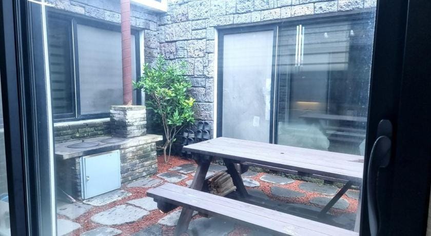 Jeju Island Doljip Samdaheon Sehwa Branch Bed and Breakfast in South Korea