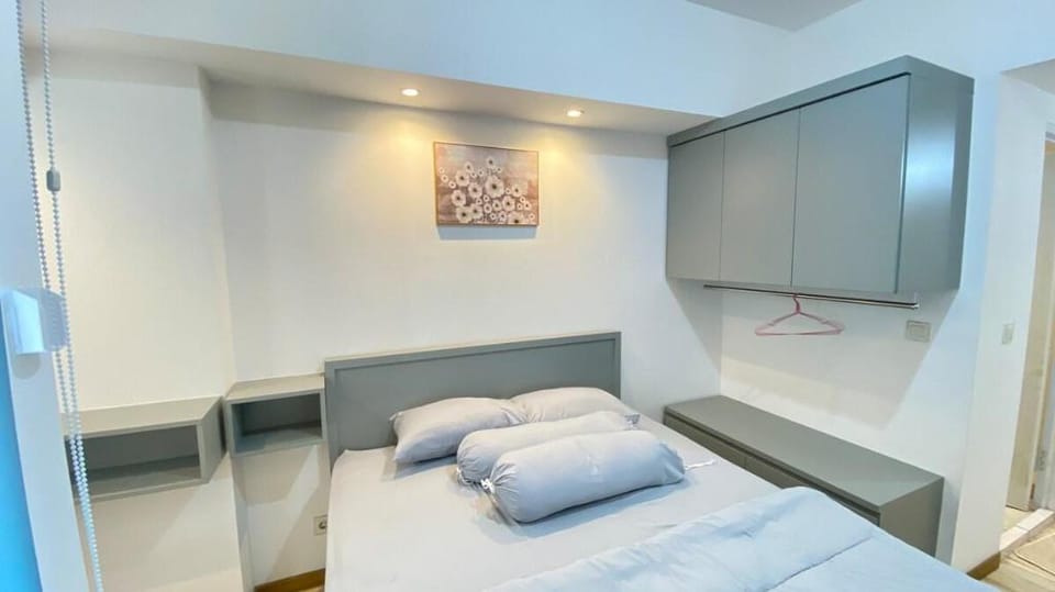 M-Town Residence Tower Ellis by Betah Banget Group Apartment in West Java