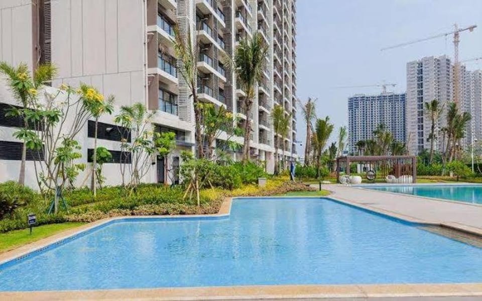 SKY HOUSE BSD Studio room by Betah Banget Group Apartment in West Java