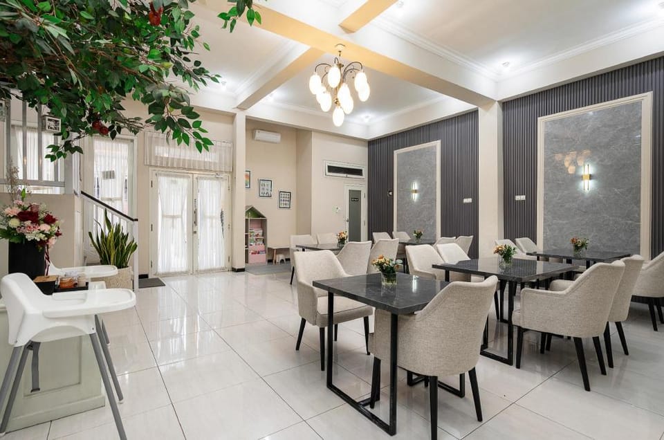 Akardjiwa Homestay  Vacation rental in East Java