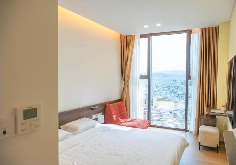 New Luxury Riverside 2BRs Apt Apartment in Da Nang