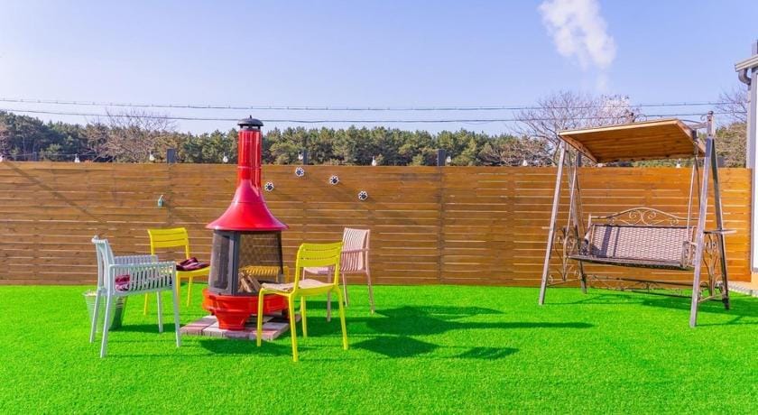 Mungs Club Pet friendly Pool Villa Bed and Breakfast in South Korea