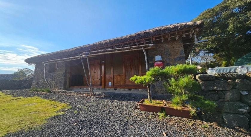 Jeju Gopdeulak Bed and Breakfast in South Korea