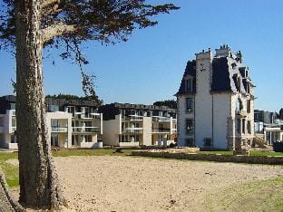 Apartment in Plougasnou with Sea Views Apartment in Plougasnou
