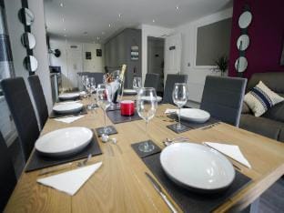 Garden-view Holiday Home in Plymouth with Sauna Vacation rental in Plymouth