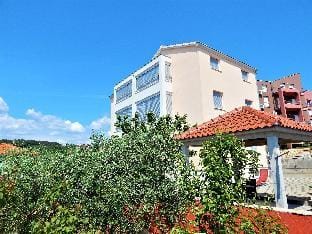Apartment in Okrug Gornji near the Beach Apartment in Okrug Gornji
