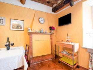Belvilla by OYO Casa di Laino Vacation rental in Lucca