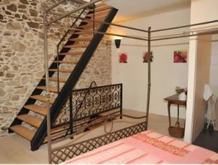 Romantic Tower in Dordogne with Rooftop Terrace Vacation rental in Nouvelle-Aquitaine