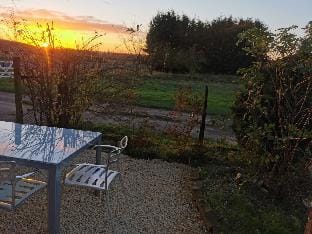 Hot Tub Dome One Heater, BBQ, Projector, Firepit Vacation rental in West Lindsey District