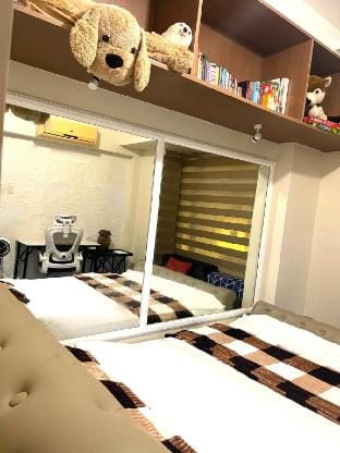 Executive 1BR Condo with Airport or Golf Transport Vacation rental in Pasay