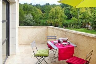 Holiday home with shared pool in Malaucene Apartment in Malaucène