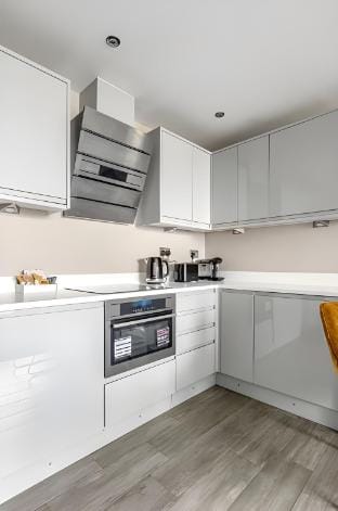 Brighton Lanes Bliss: Urban Oasis with Sea View Vacation rental in Brighton