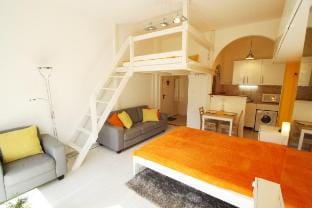 Sunny Studio with Balcony in Party District Apartment in Budapest