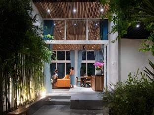 Penthouse With PrivatePool Location Great Sea View Villa in Nha Trang