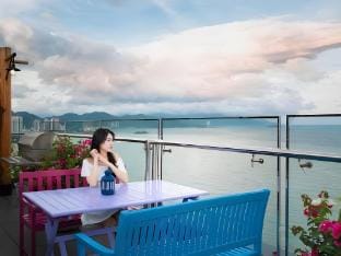 Penthouse With PrivatePool Location Great Sea View Villa in Nha Trang