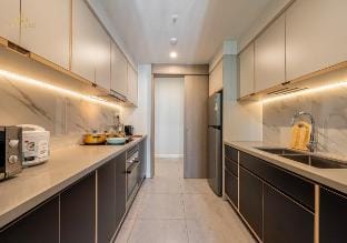 Fun Time with your love 3br-Dist 1- Free Gym- Pool Apartment in Ho Chi Minh City