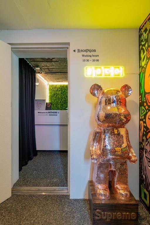 Hithere Guesthouse Bed and Breakfast in Seoul