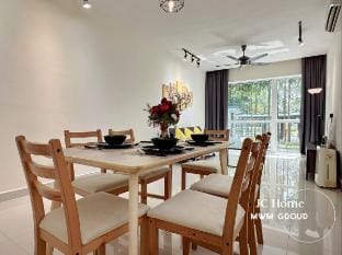 Best Vacation Medini | Pool View 4 pax Vacation rental in Johor