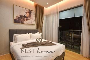 【Bathtub & Seaview!】Deluxe 2BR Suite @ Danga Bay Vacation rental in Johor Bahru