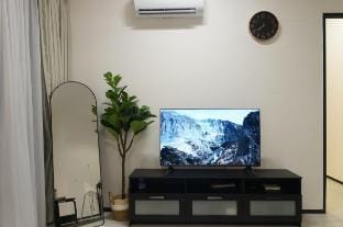 NEW Urban Suites 3Bedroom 2Carpark 8pax Vacation rental in George Town