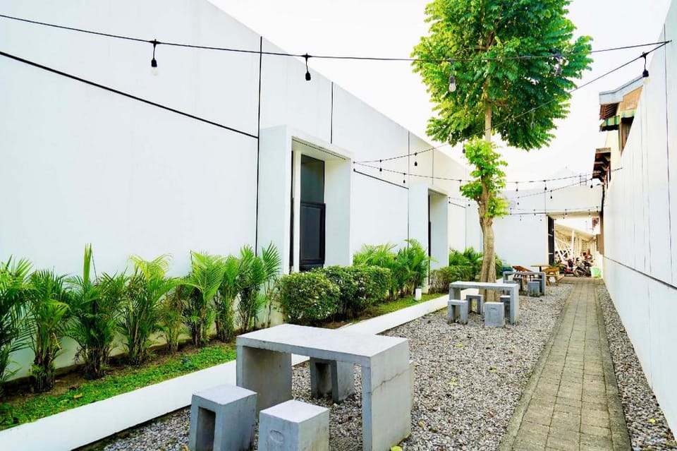 OFO Kost Premium Kampung Inggris Pare Syariah Mitra RedDoorz Inn in East Java