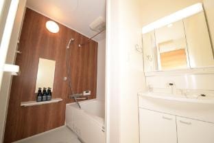 NYHotel2 Shinjuku 2-Story, 3 Rooms, 1 Bathroom, 1 Shower, 2 Toilets Vacation rental in Shinjuku