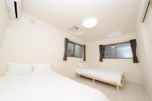 NYHotel3 Shinjuku 2nd Floor 3 Rooms 1 Bathroom 1 Shower 2 Toilets Vacation rental in Shinjuku
