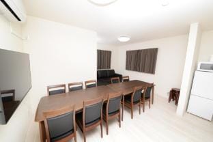 NYHotel5 Shinjuku, 2nd Floor, 4 Rooms, 1 Bathroom, 1 Shower, 2 Toilets Vacation rental in Shinjuku