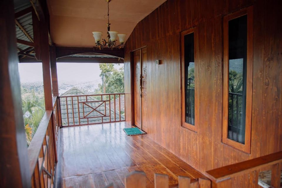 RedDoorz @ Villa Bukit Senyum Lombok Hotel in West Praya